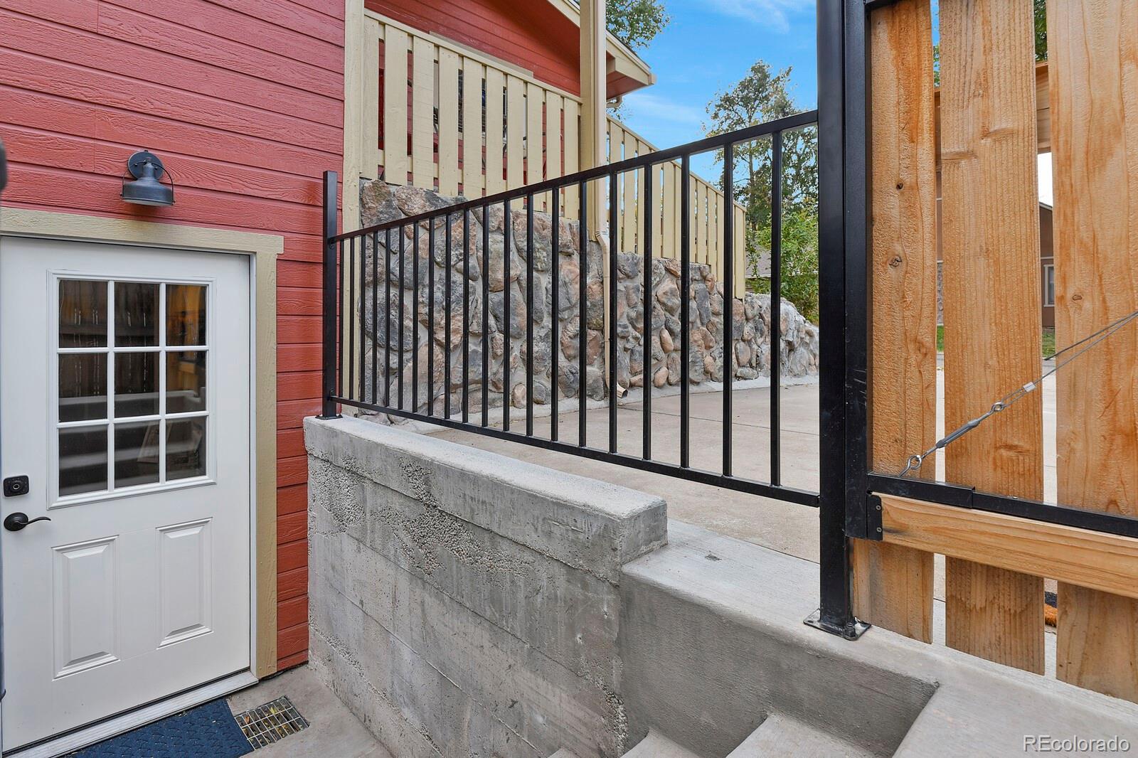 6427 Grandview Avenue Unit: A & B