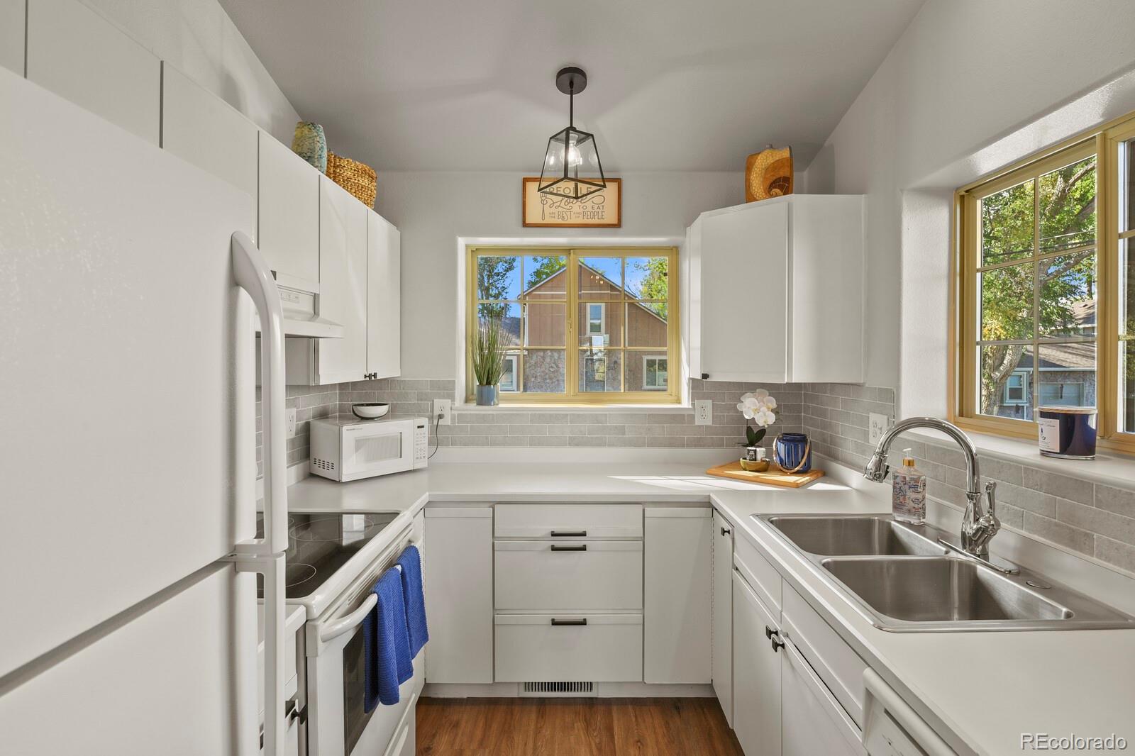 6427 Grandview Avenue Unit: A & B