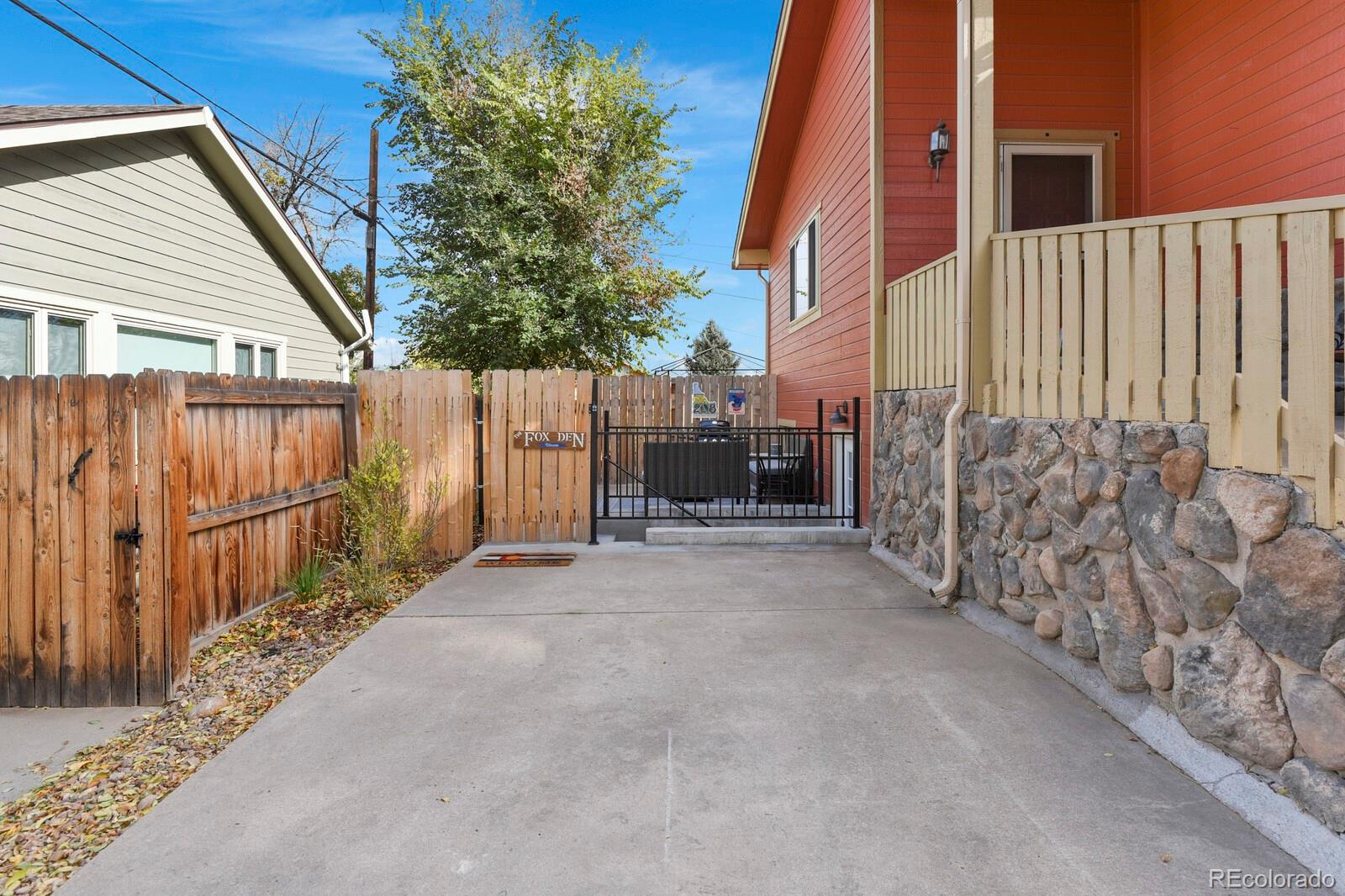 6427 Grandview Avenue Unit: A & B