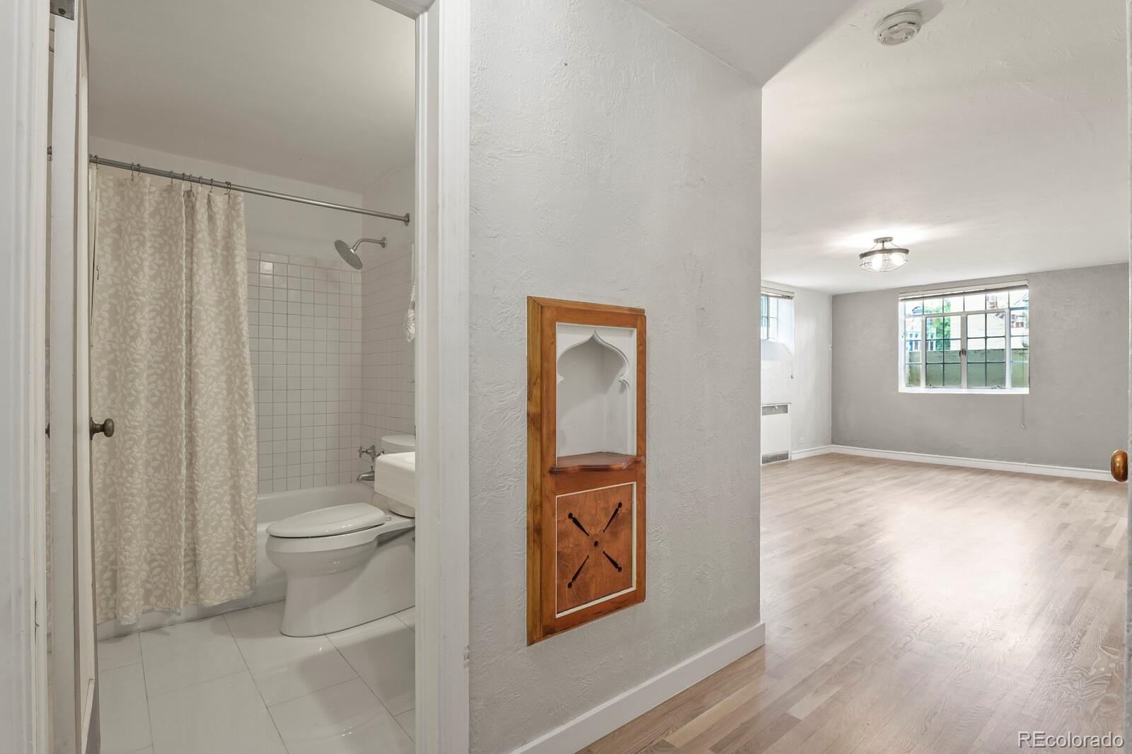 485 S Logan Street Unit: 11