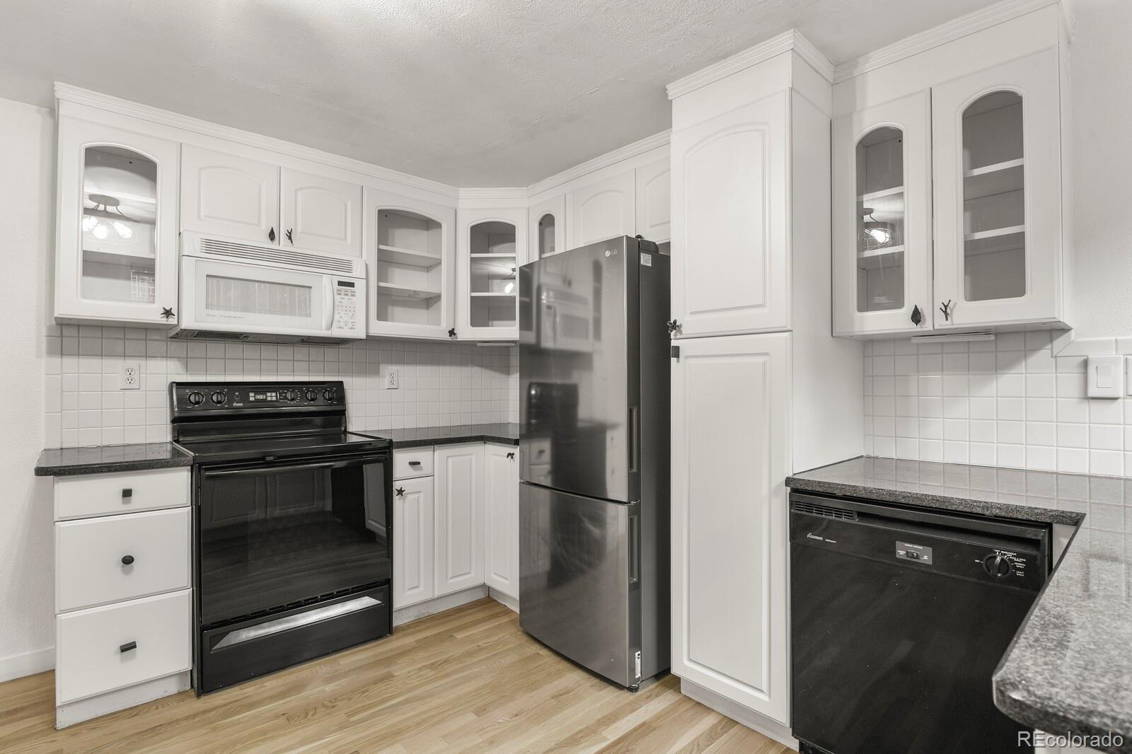 485 S Logan Street Unit: 11