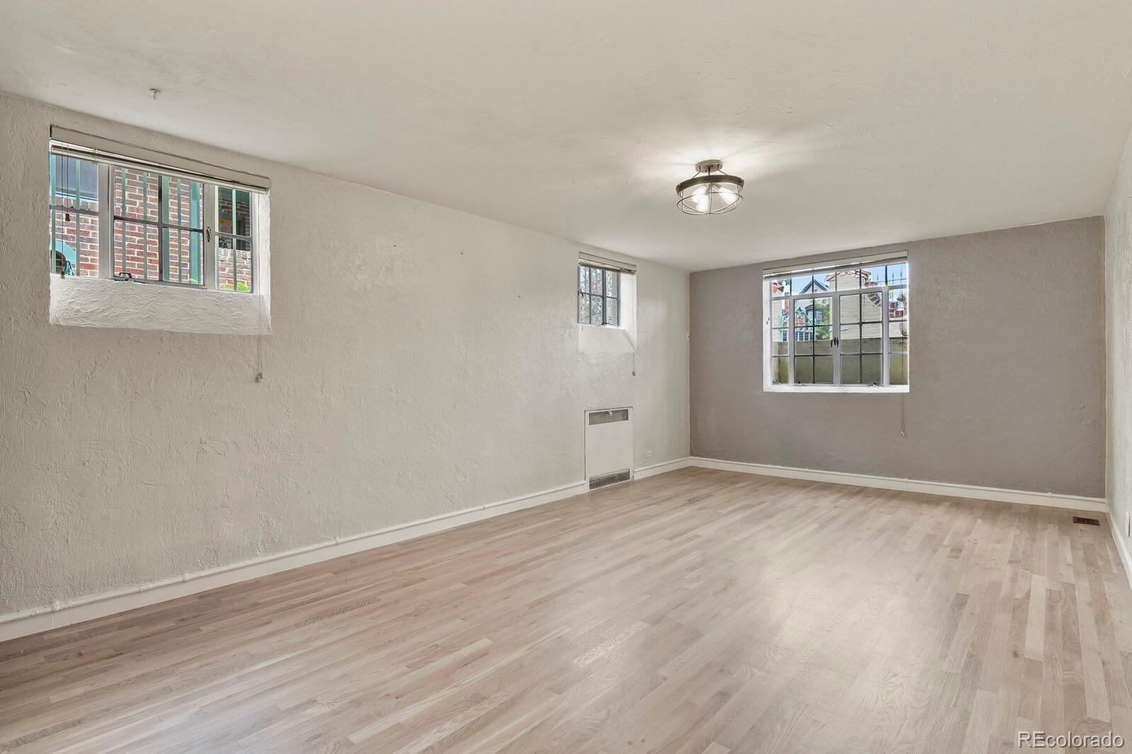 485 S Logan Street Unit: 11