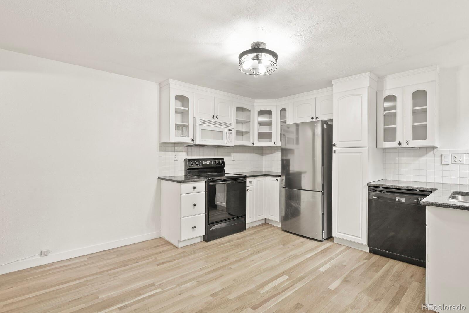 485 S Logan Street Unit: 11