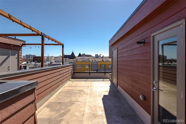 2350 Tremont Place Unit: 19