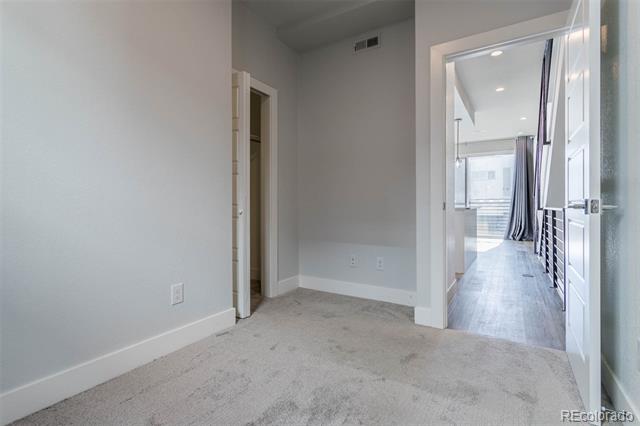 2350 Tremont Place Unit: 19
