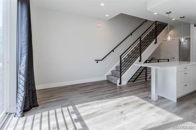 2350 Tremont Place Unit: 19