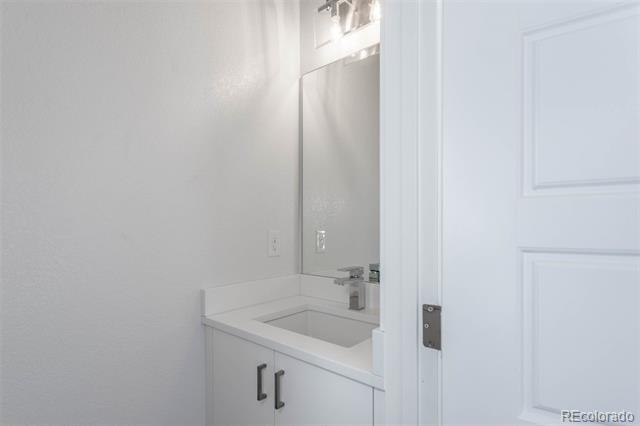 2350 Tremont Place Unit: 19