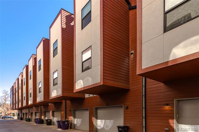 2350 Tremont Place Unit: 19
