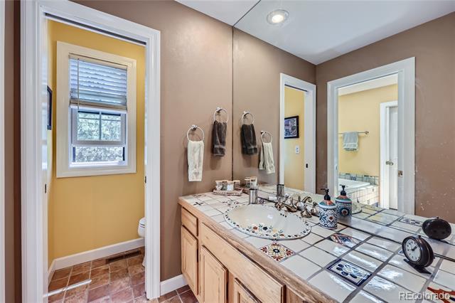 1600 S Quebec Way Unit: 8