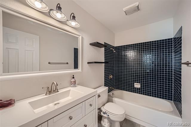 1600 S Quebec Way Unit: 8