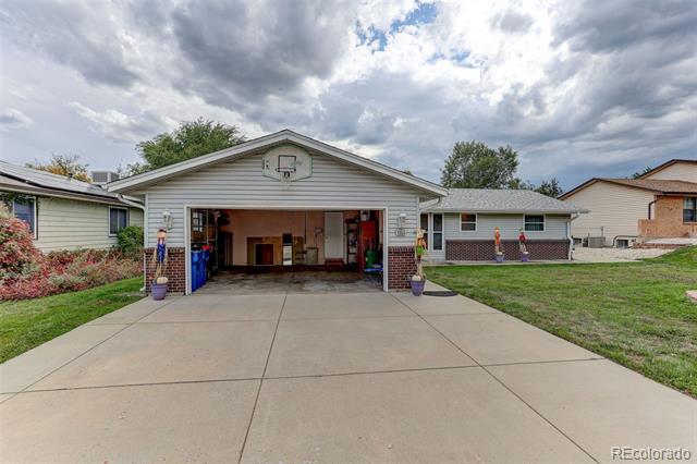 4964 W 61st Drive