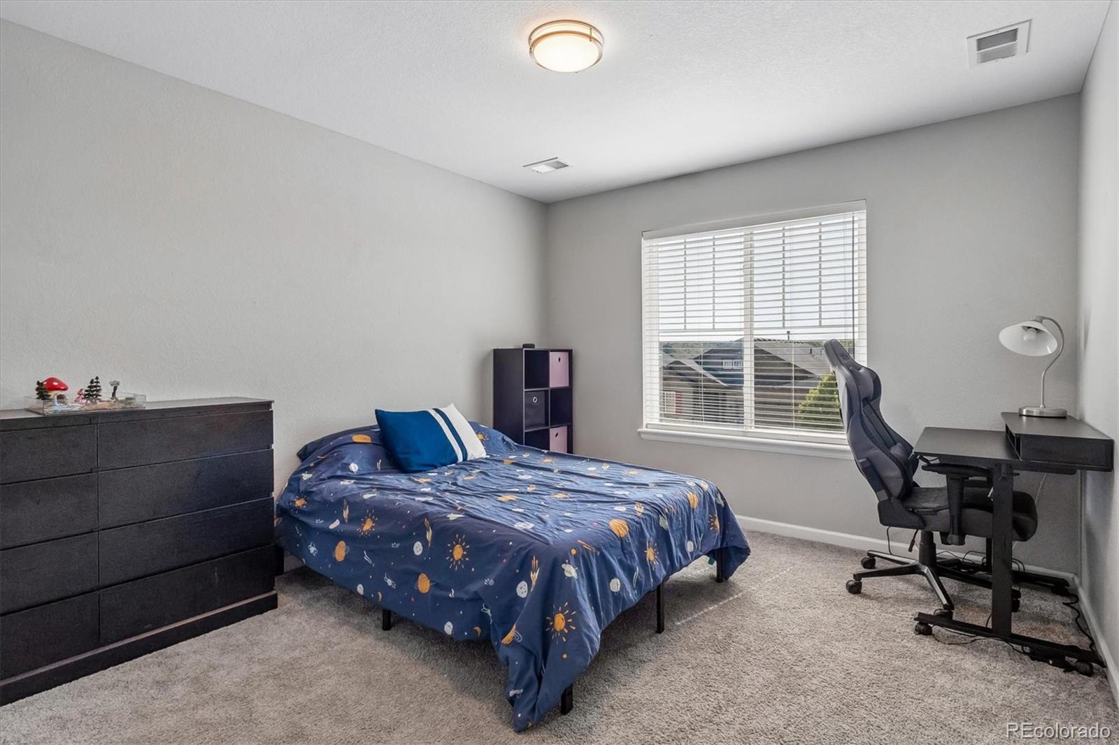 5215 Ditmars Trail