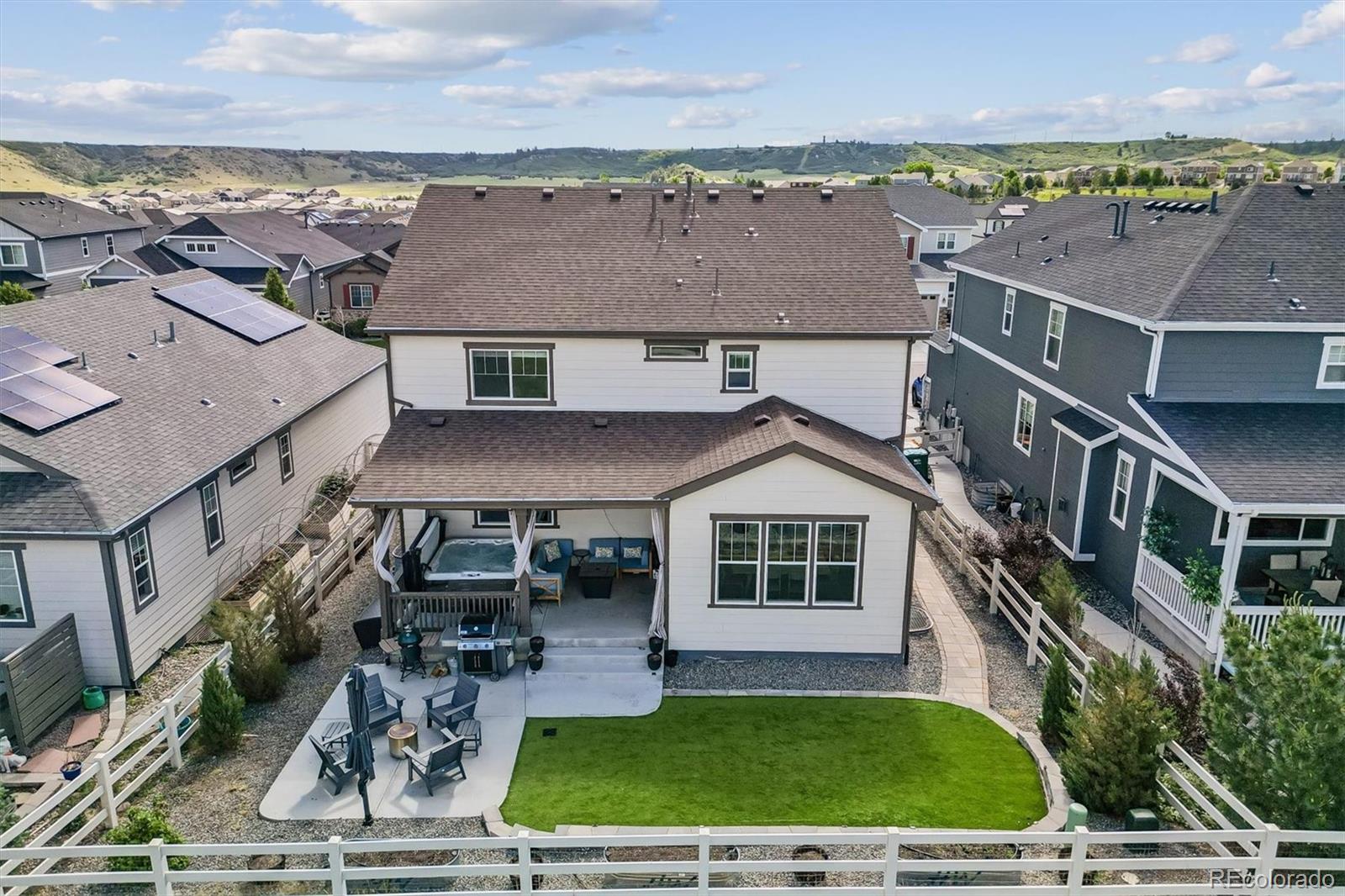 5215 Ditmars Trail