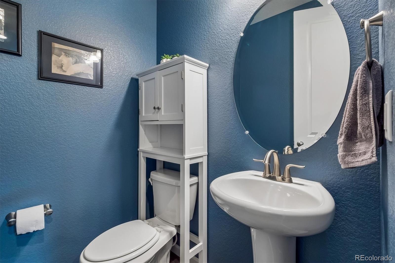 5215 Ditmars Trail