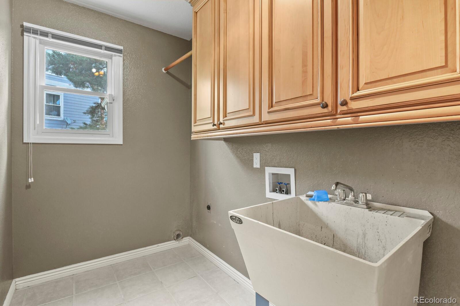 7351 Meadow View