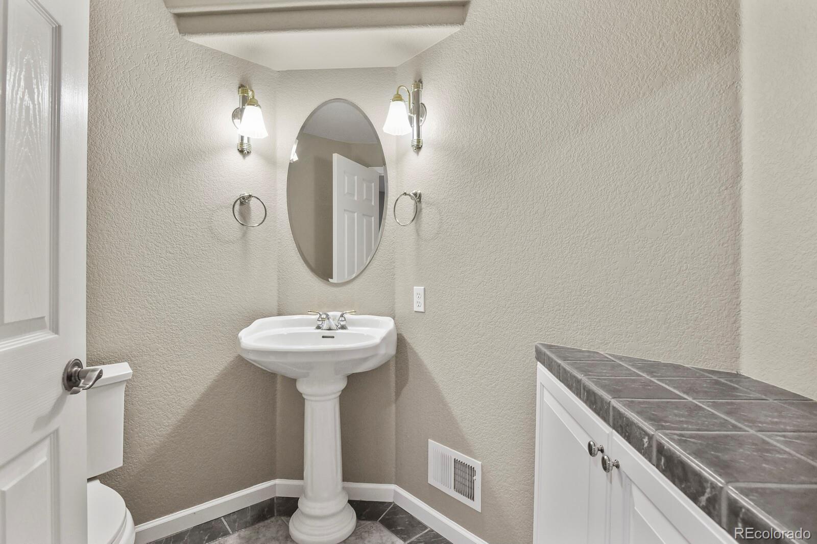 7351 Meadow View