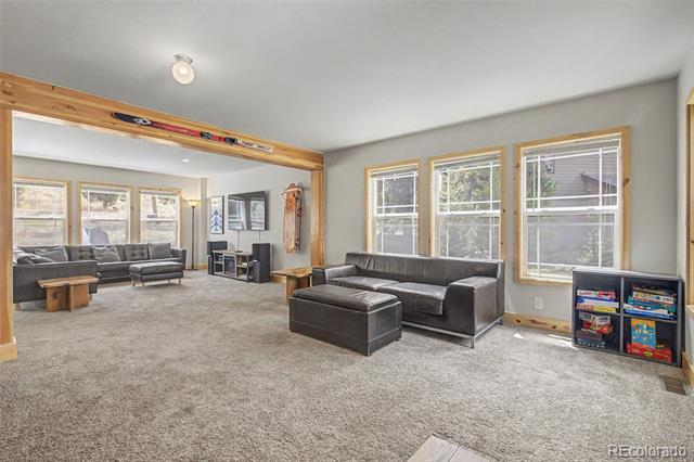 635 Wapiti Drive Unit: B