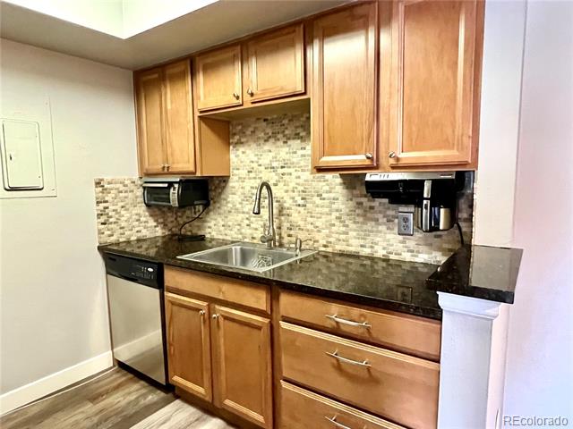 1960 S Xanadu Way Unit: 207