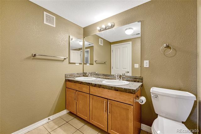 5772 S Addison Way Unit: 30E