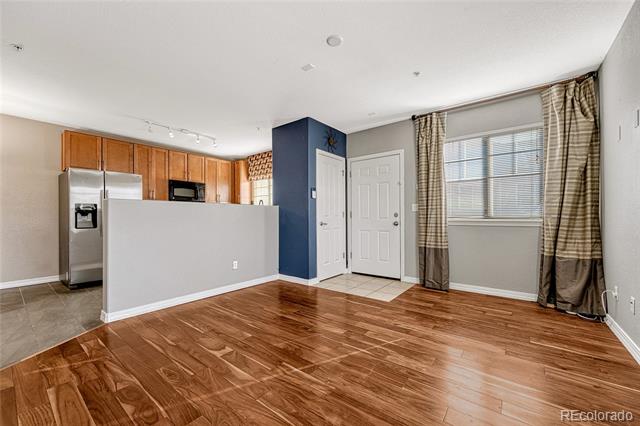 5772 S Addison Way Unit: 30E