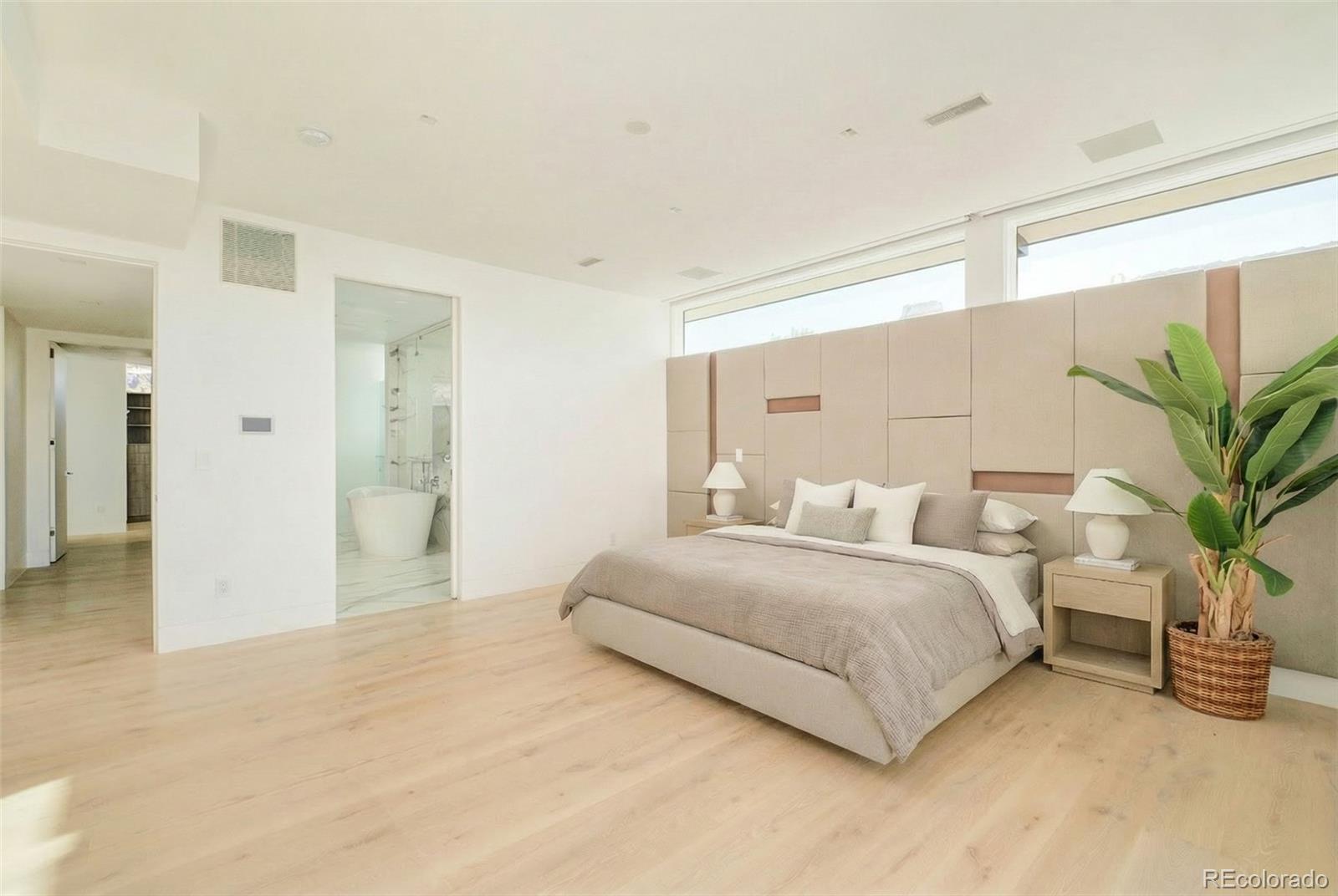 121 S Dexter Street