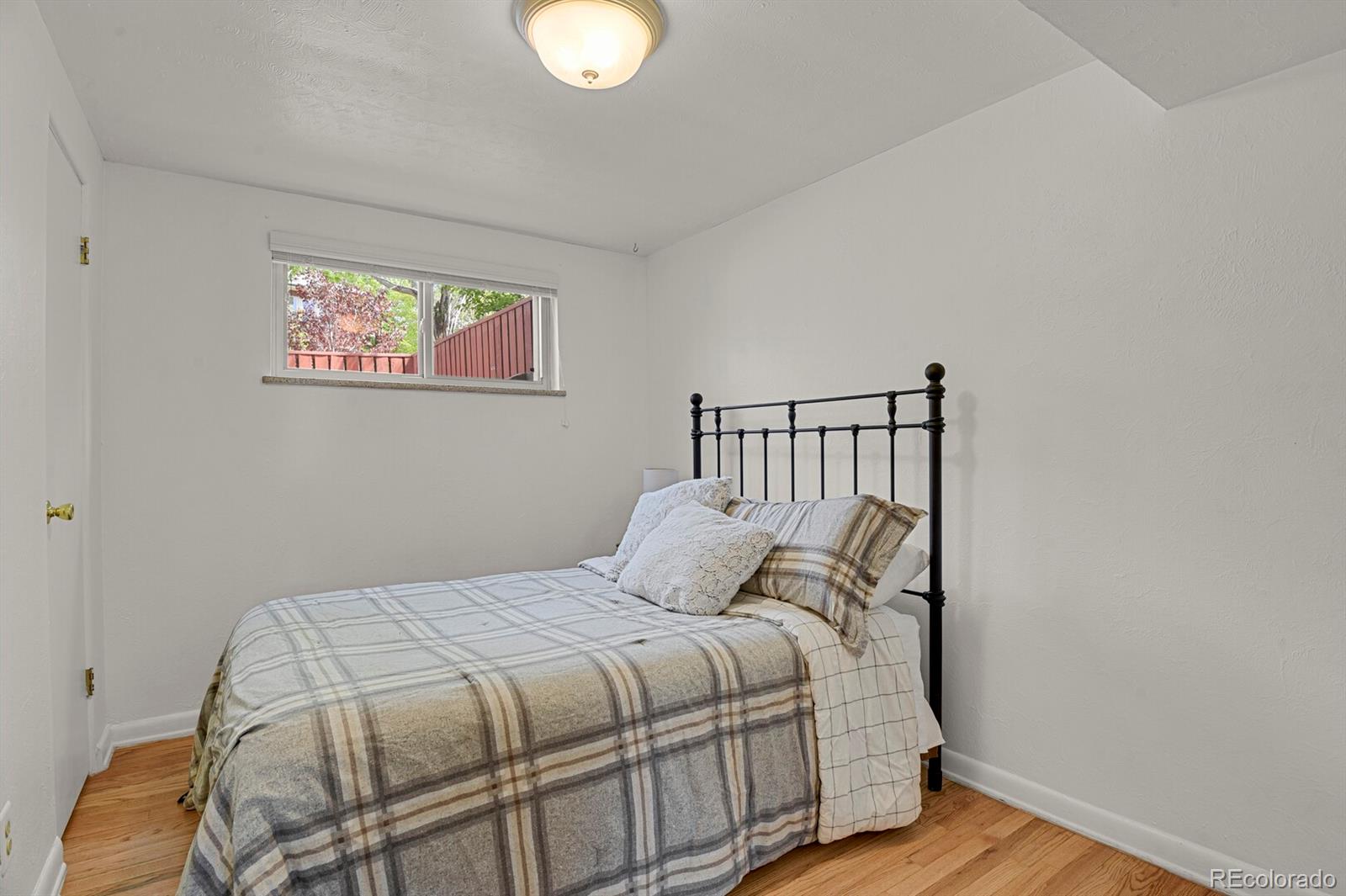 3290 W Fairview Place