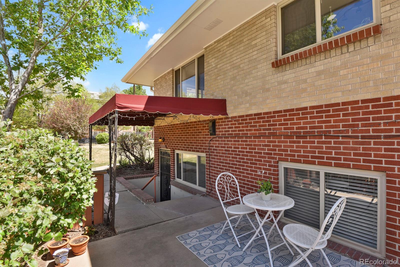 3290 W Fairview Place