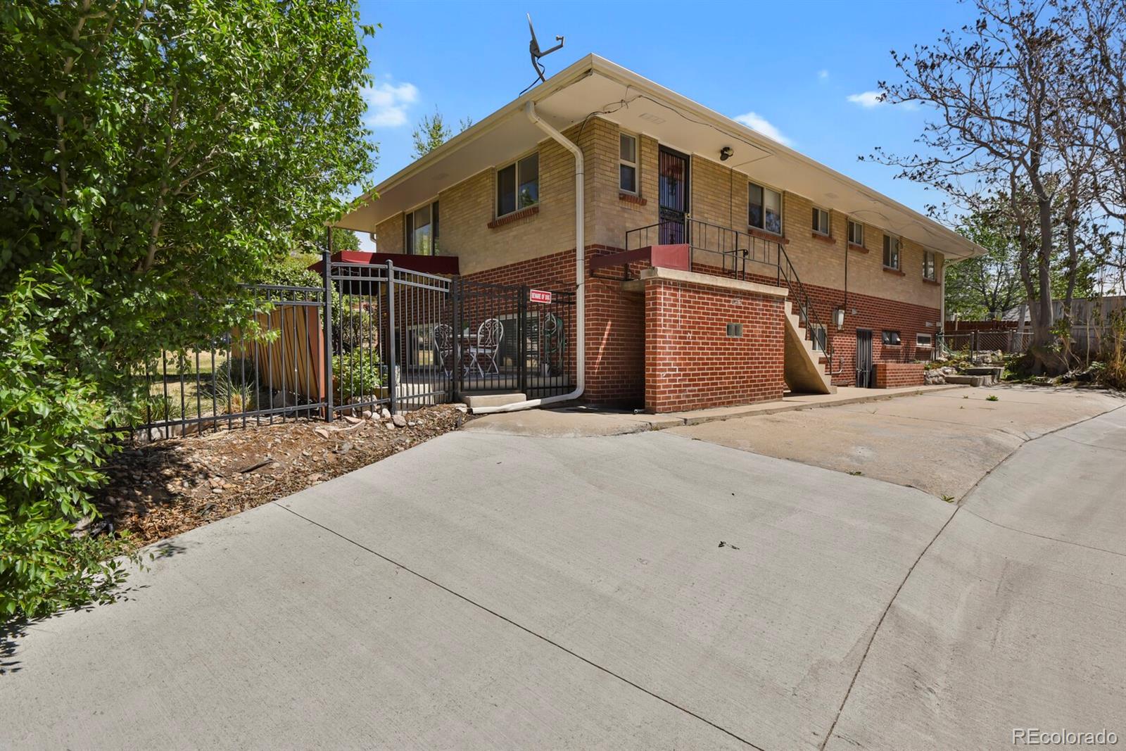 3290 W Fairview Place