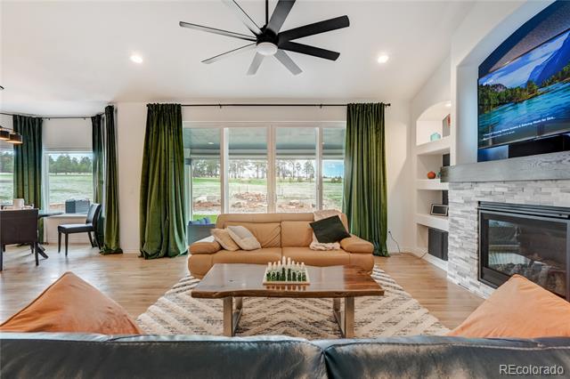 10877 Clove Hitch Court
