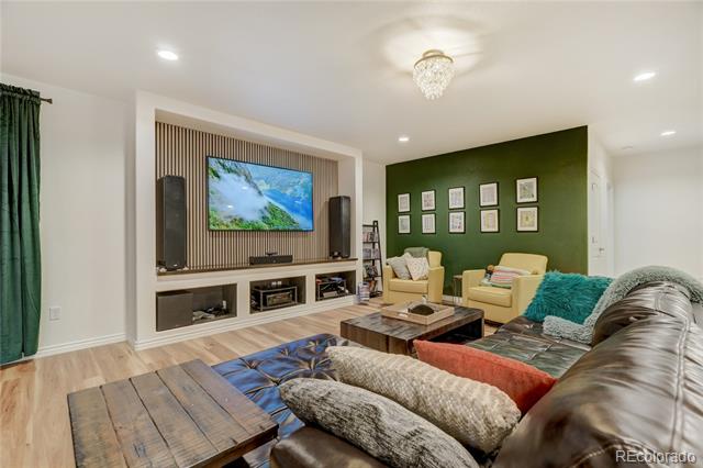 10877 Clove Hitch Court