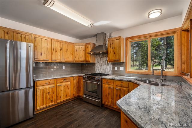 225 Sunnywood Lane