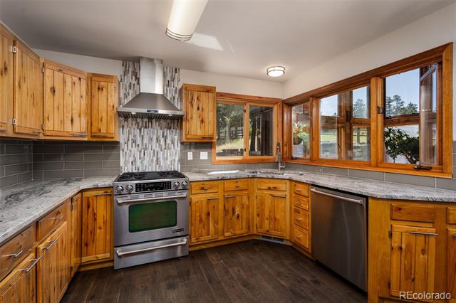 225 Sunnywood Lane