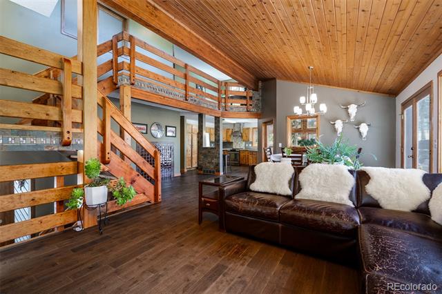 225 Sunnywood Lane