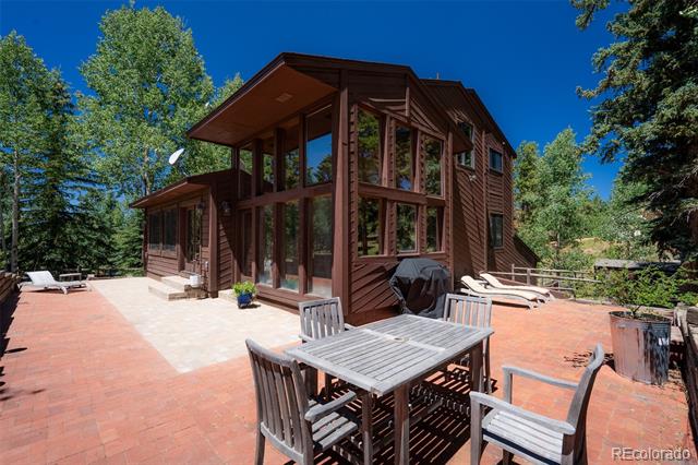 225 Sunnywood Lane