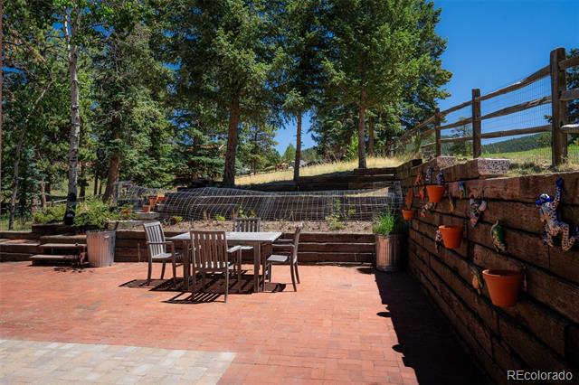 225 Sunnywood Lane