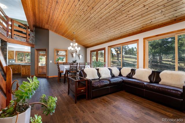 225 Sunnywood Lane