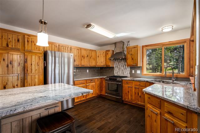 225 Sunnywood Lane