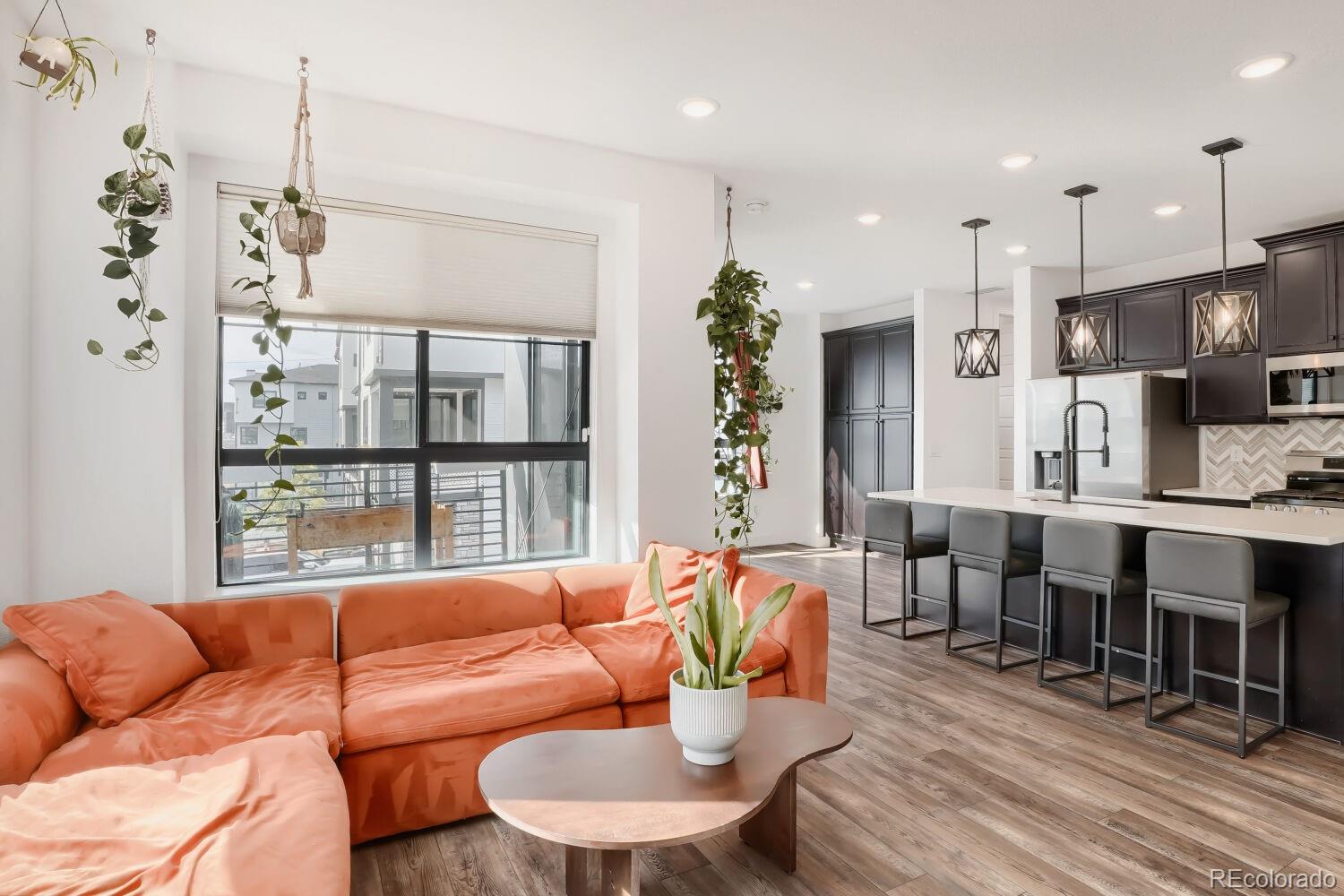 2038 S Holly Street Unit: 2