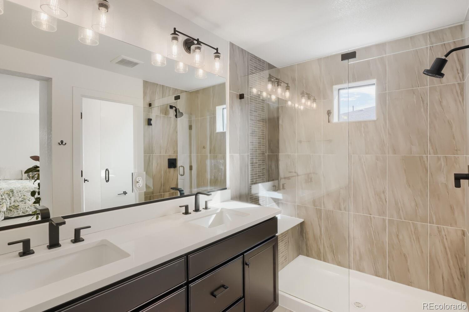 2038 S Holly Street Unit: 2