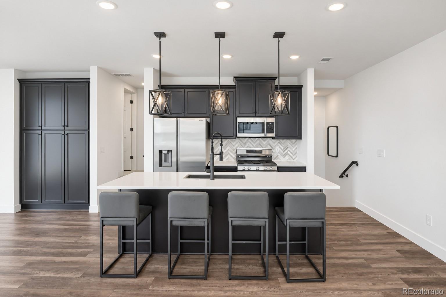 2038 S Holly Street Unit: 2