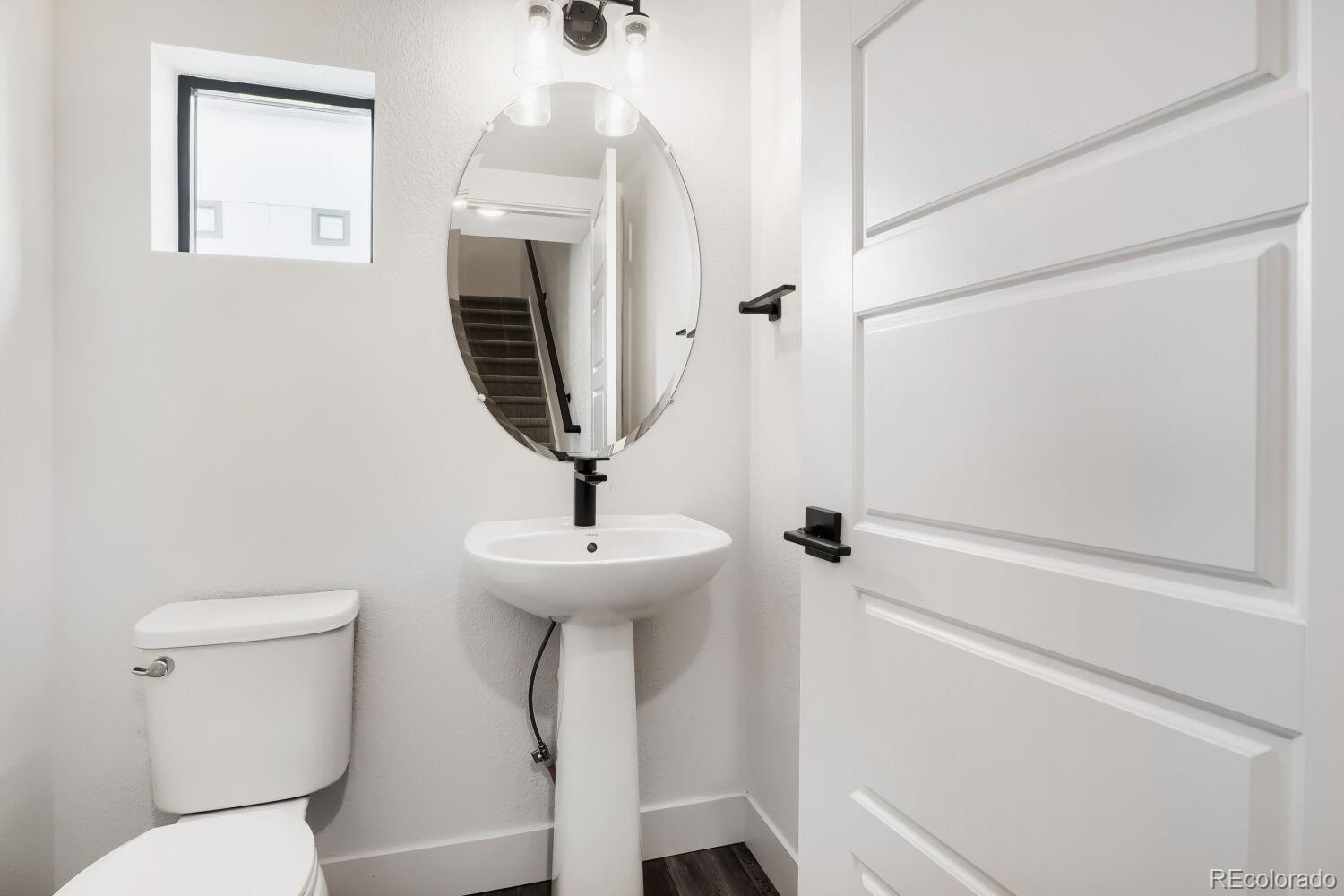 2038 S Holly Street Unit: 2