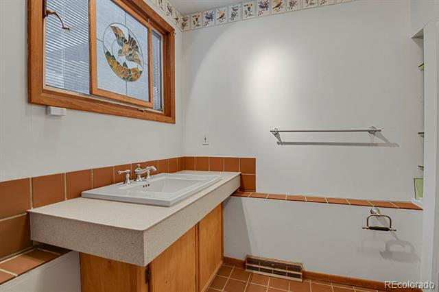 1145 Saddleback Drive