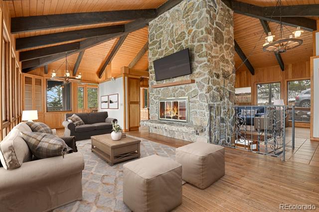 1145 Saddleback Drive