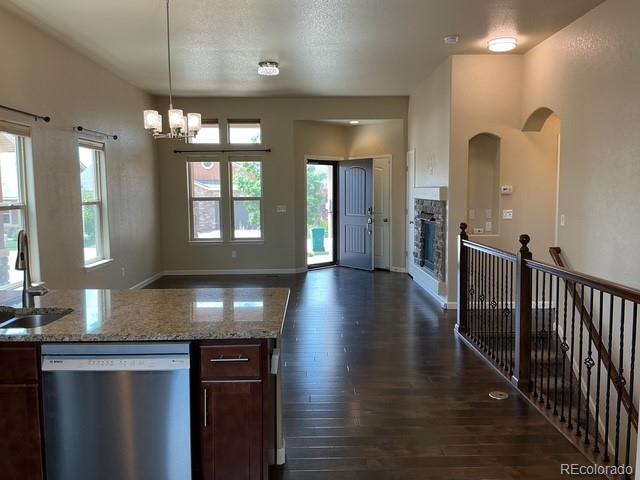 8127 Mockorange Heights