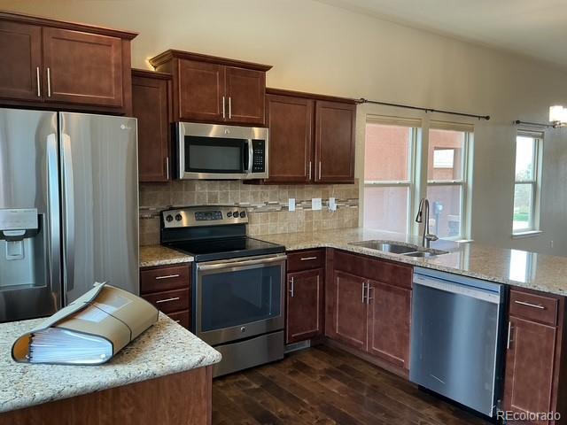 8127 Mockorange Heights
