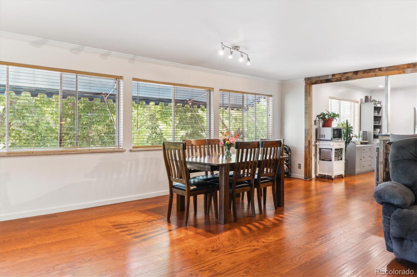 2203 S Holly Street Unit: 6