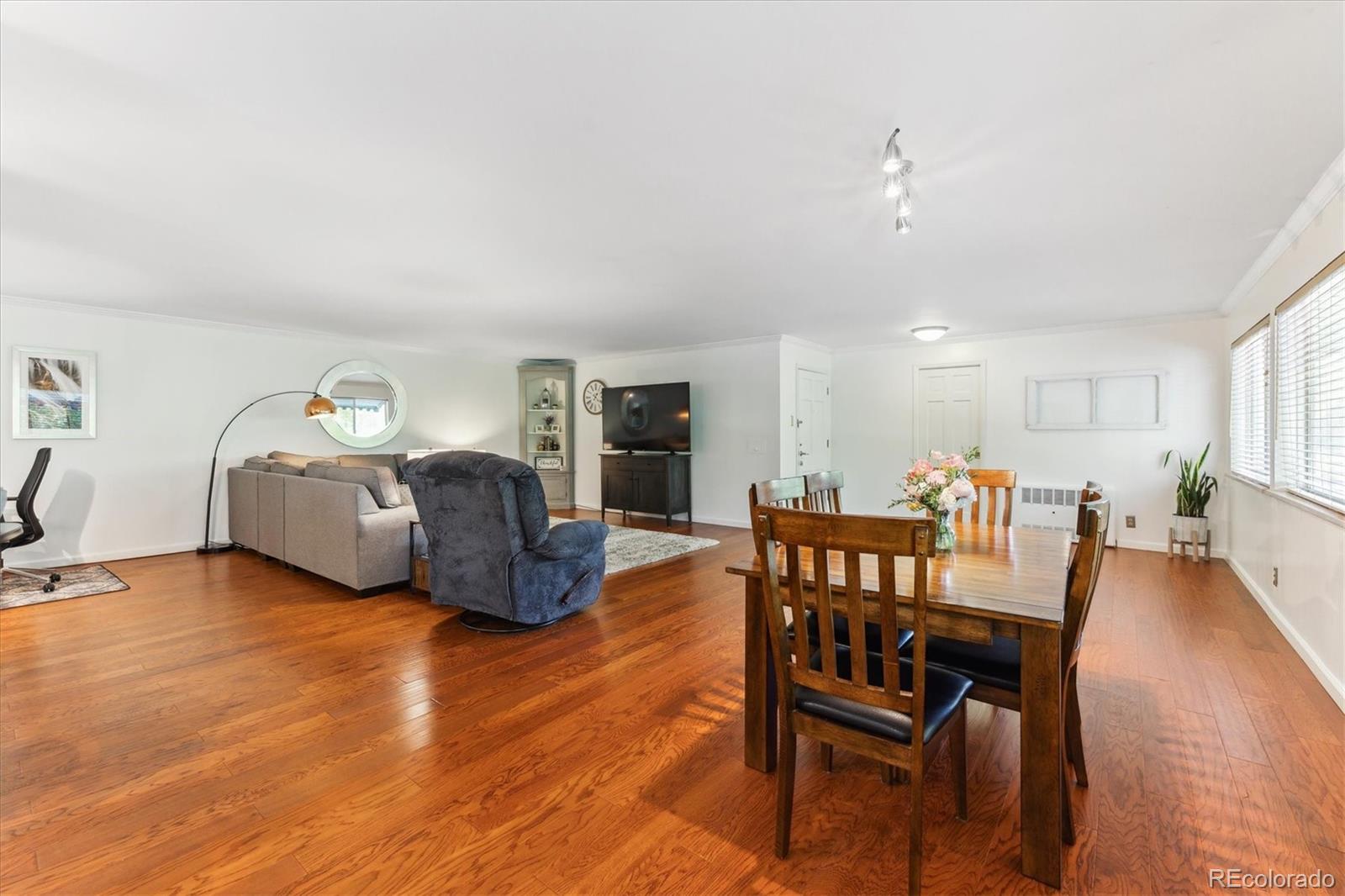 2203 S Holly Street Unit: 6