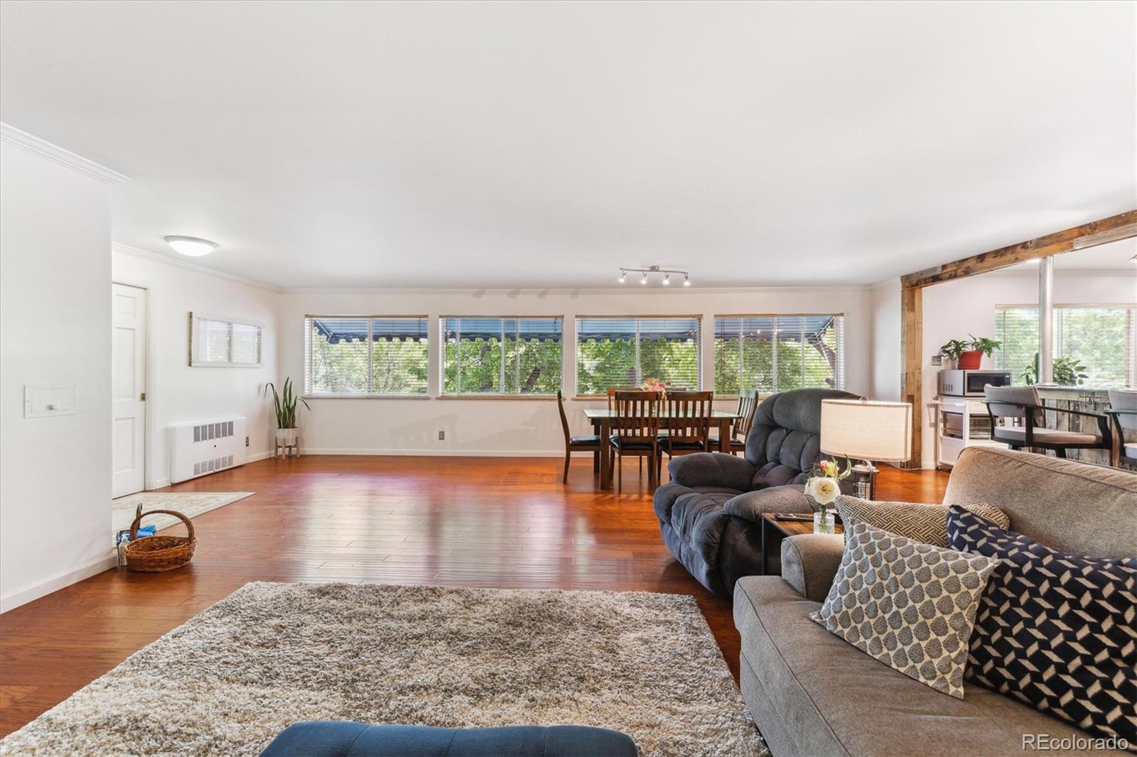 2203 S Holly Street Unit: 6
