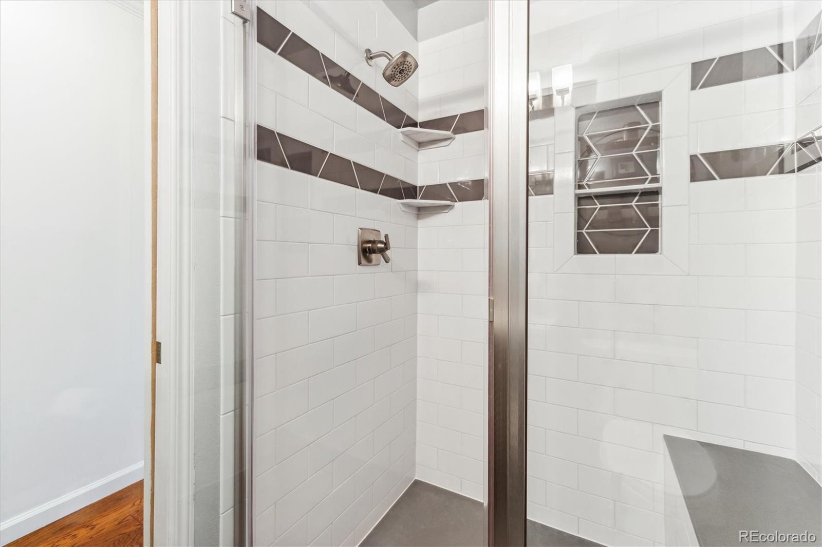 2203 S Holly Street Unit: 6