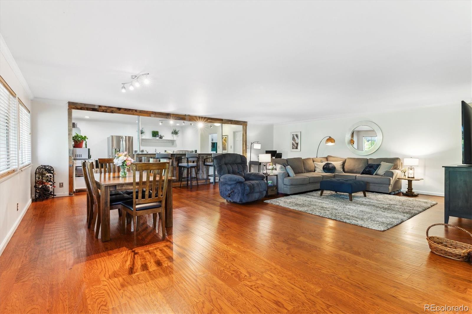 2203 S Holly Street Unit: 6